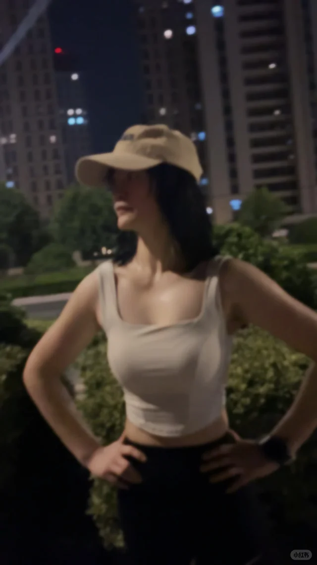 暴汗是常态 坚持是答案 毛孔在呼吸 汗水在跳舞自律 跑步 夜跑 运动